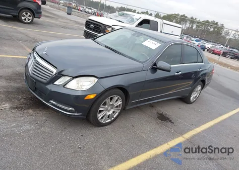 2013 Mercedes-Benz E 350 z USA, uszkodzony, nr VIN WDDHF5KB2DA694368